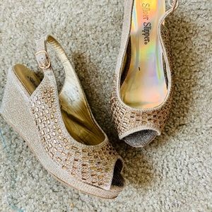 🤩 adorable toddler little girl rhinestone wedges